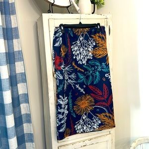 Nuggles Floral Skirt Size L.  31” long.